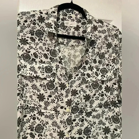 Gap Soft Boyfriend Fit Back White Floral Collared Button Down Pockets Size S - Picture 2 of 12